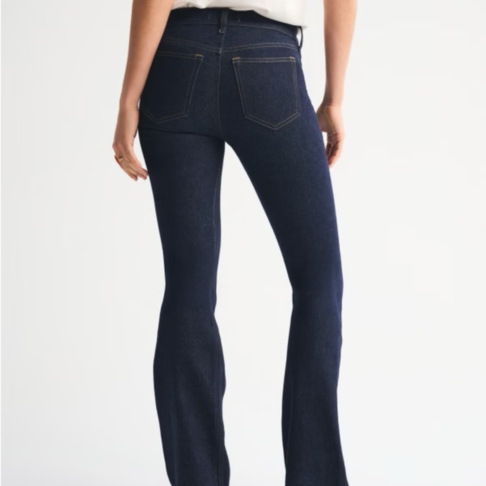 Abercrombie & Fitch Dark Wash Jeans - Boot Cut Size 6 - Picture 3 of 9